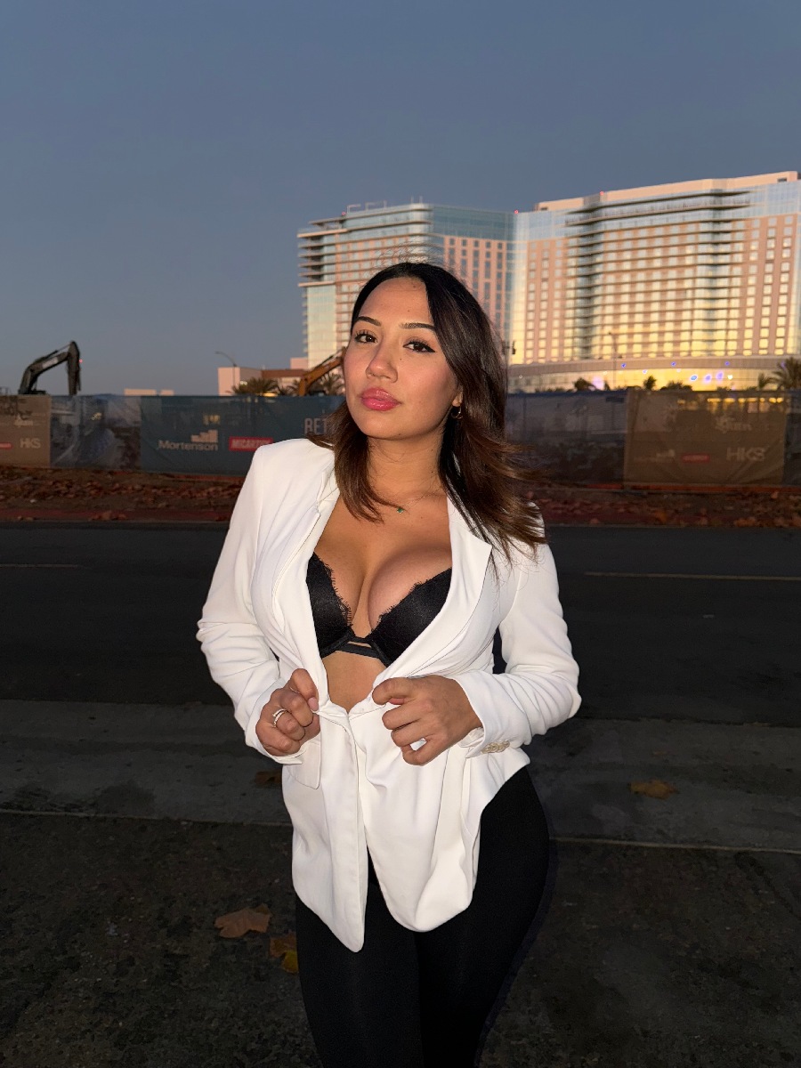 Take a pause and enjoy Ali Cruz — streaming from Lanzhou