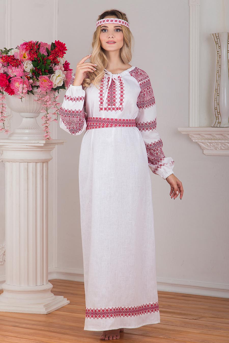 Women in Slavic costumes in Lanzhou