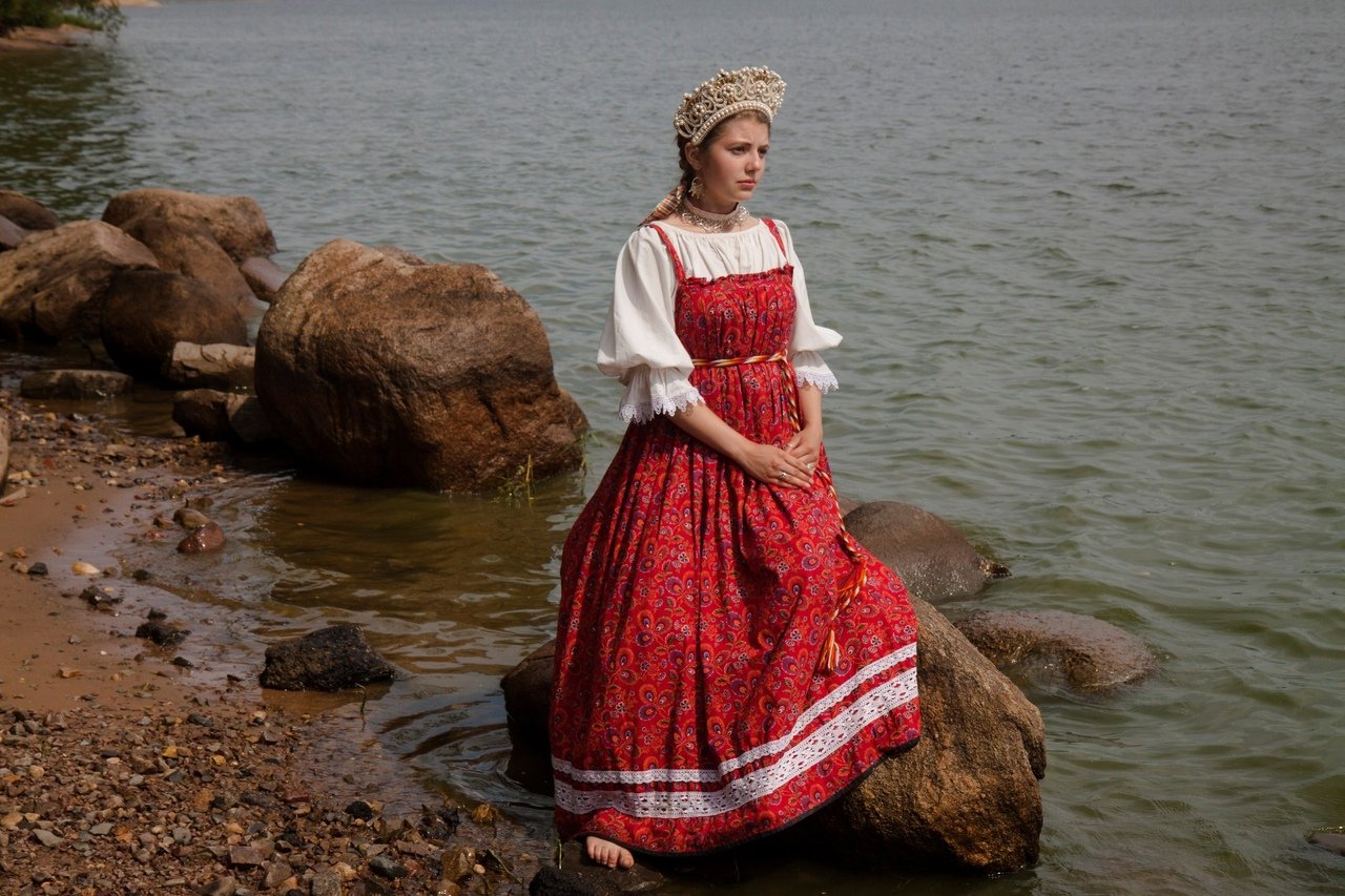 Women in Slavic costumes in Lanzhou
