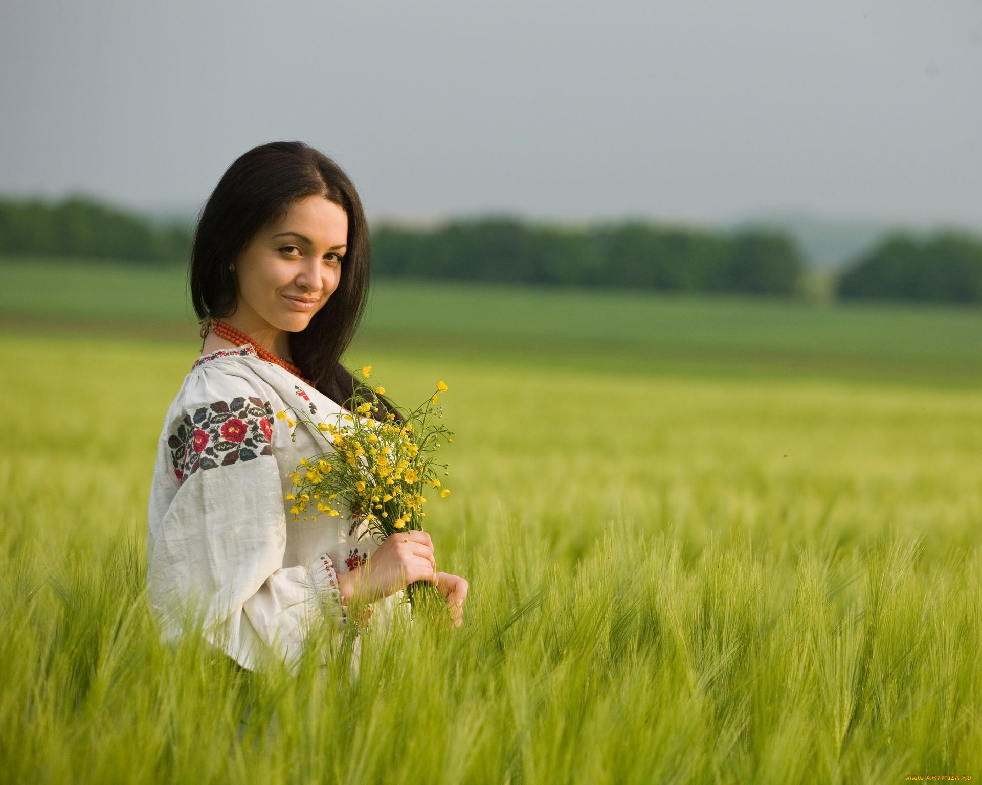 Women in Slavic costumes in Lanzhou