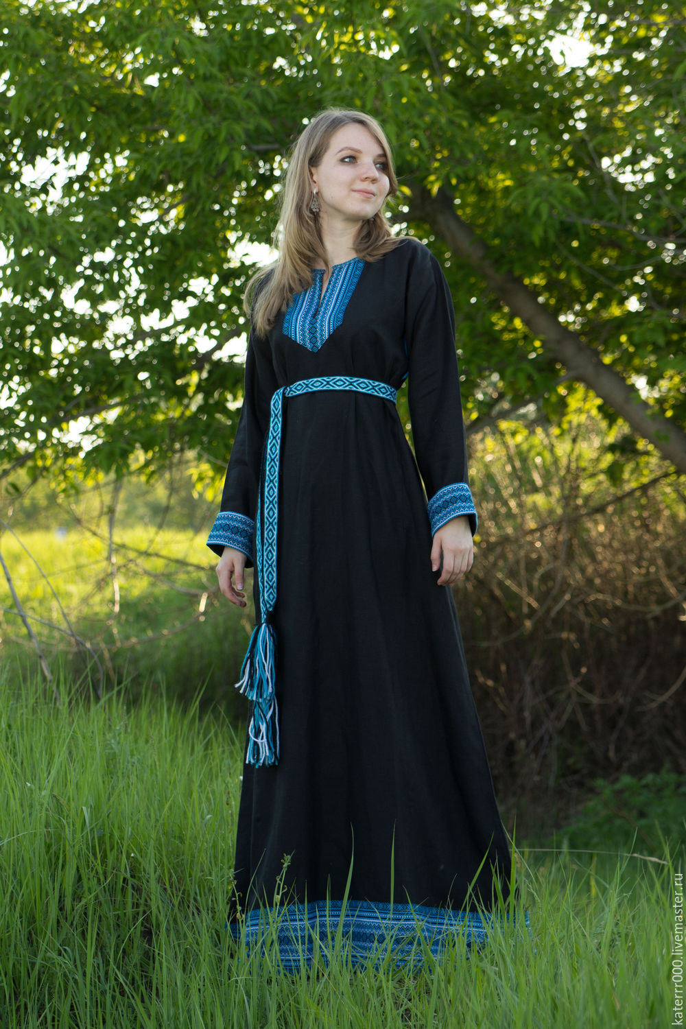 Women in Slavic costumes in Lanzhou