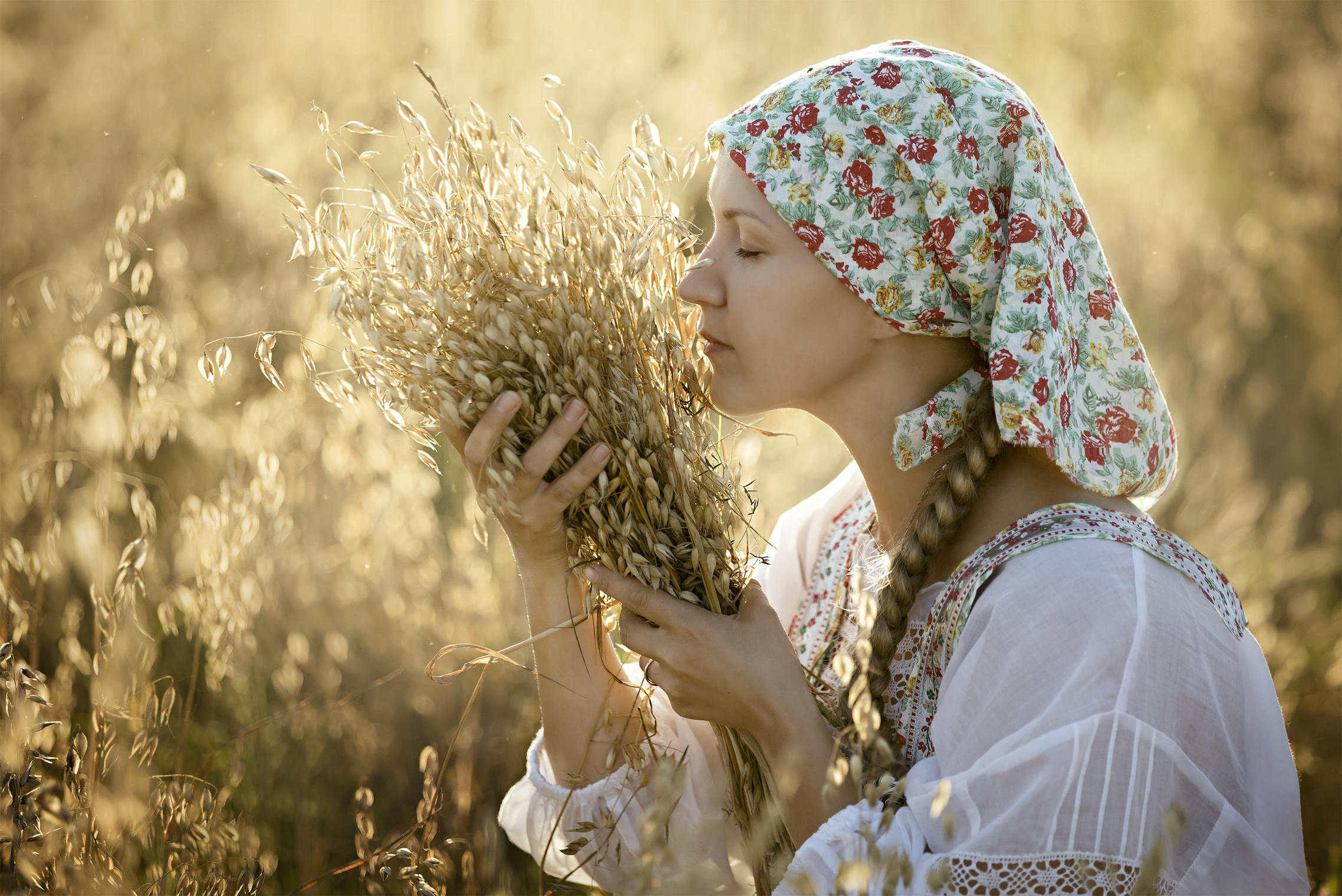 Photo Women in Slavic costumes in Lanzhou