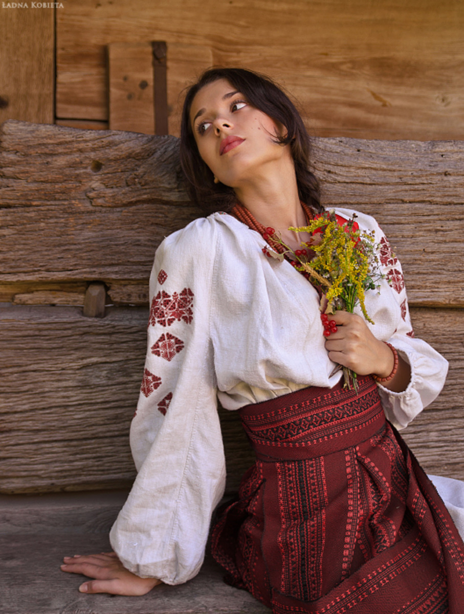 Girls in Slavic costumes in Lanzhou